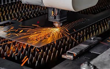 Your 5-Point Checklist for Choosing the Right Fiber Laser Cutter Image